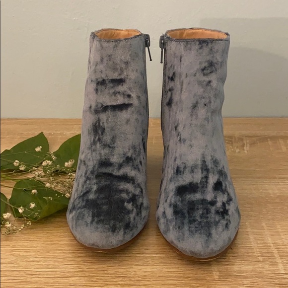 Steve Madden Velvet Ankle Boots with Heels - Picture 5 of 7